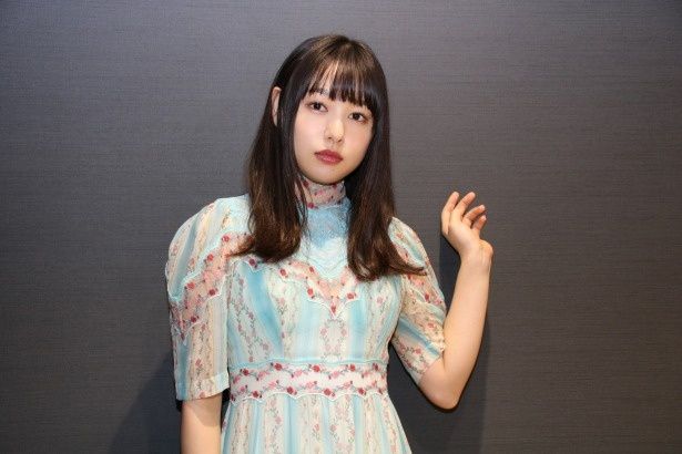 桜井日奈子が演じるのは、ネガティブで、リストカット常習者のクラスメイトの鹿野なな役