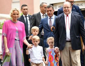 モナコ公国の一家、日本に12日間滞在していた