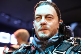 顔のクオリティが高すぎる！「デス・ストランディング」より、ノーマン・リーダス演じる主人子サムのスタチュー