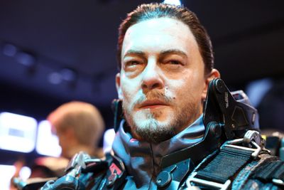 顔のクオリティが高すぎる！「デス・ストランディング」より、ノーマン・リーダス演じる主人子サムのスタチュー