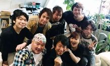 前列左からショッカーO野、井上和彦、かないみか、関智一、後列左から伊藤健太郎、置鮎龍太郎、神奈延年、勝杏里