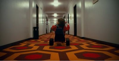 『シャイニング』で観覚えのある映像が意味ありげに映しだされる…(『ドクター・スリープ』)