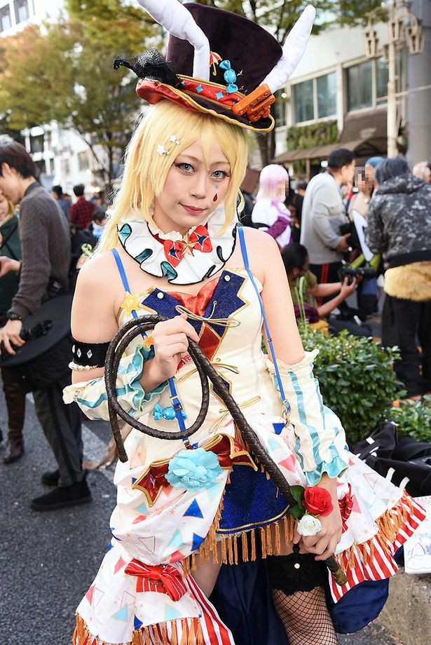 「ラブライブ！」の絢瀬絵里に扮する二四岡せあらさん