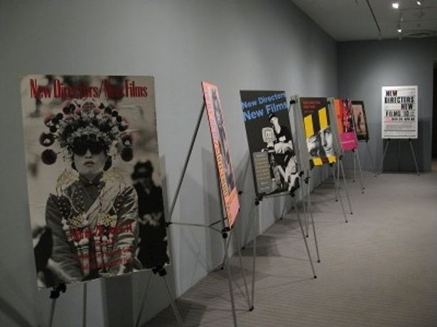 映画祭を盛り上げる展示パネルがずらりと並ぶ