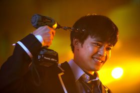 生徒たちが生き残りを賭けた狂気と絶望のデスゲームを繰り広げる…！