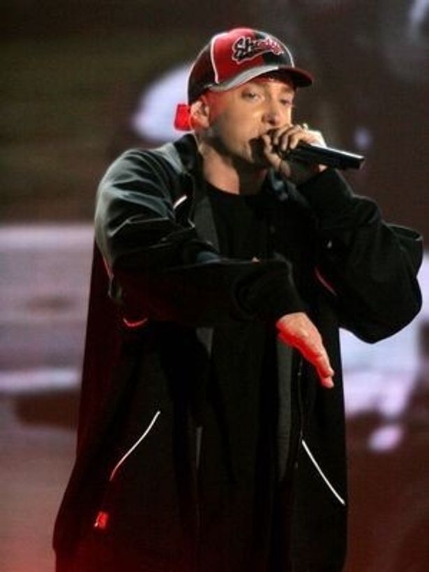 アメリカの人気ヒップホップMC、エミネム。アメリカではCD版も発売中