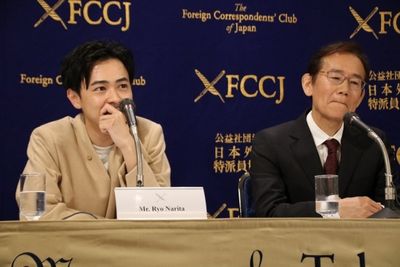 周防正行監督から「タイプだった」と言われて微笑む成田凌