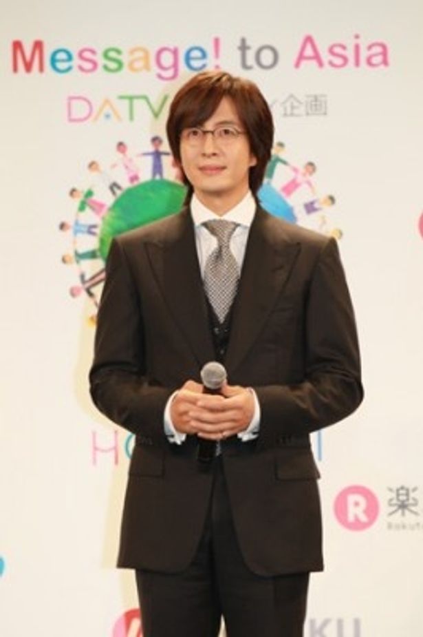 チャリティ企画“ほほえみプロジェクト”に賛同するなど、チャリティ活動に余念のないペ・ヨンジュンも日本を応援