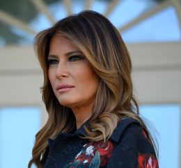 メラニア夫人がイギリスで行われたレセプションへトランプ大統領と共に参加