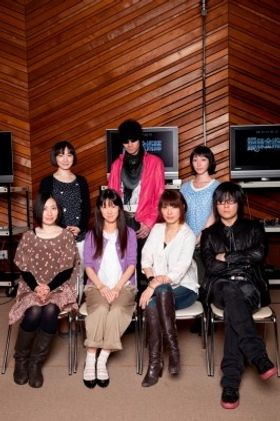 （後列左から）折笠富美子、三木眞一郎、高本めぐみ　（前列左から）坂本真綾、釘宮理恵、朴ロ美、森川智之