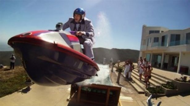 【写真】3D映像だから、こんなものまで飛び出してくる！