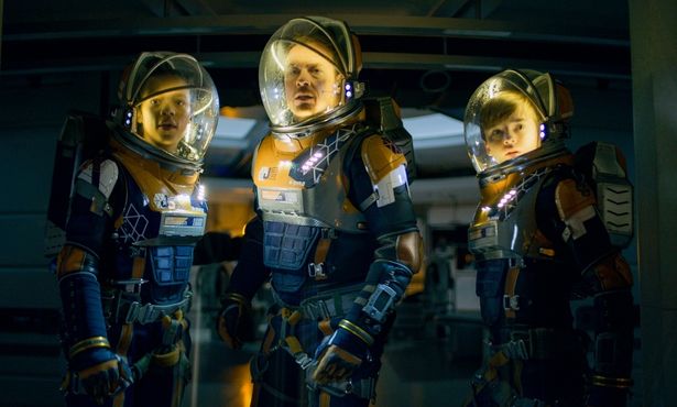 ロビンソン一家の宇宙サバイバルが描かれる「ロスト・イン・スペース: シーズン2」