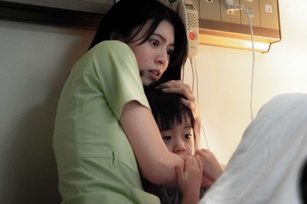 三吉彩花演じる主人公の森田奏を様々な恐怖が襲う…