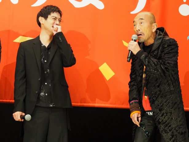 竹中のボケにキャストたちは大爆笑…！
