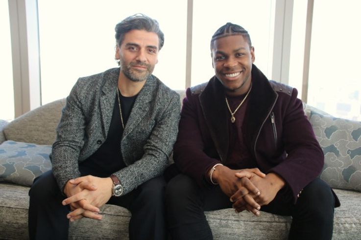 フィン役のジョン・ボイエガとポー・ダメロン役のオスカー・アイザック