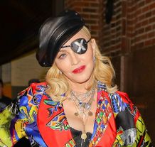 マドンナが娘とダブルお泊りデート！