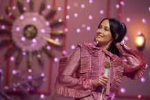 有名カントリーシンガーがホストの「ケイシー・マスグレイヴスのクリスマス・ショー」