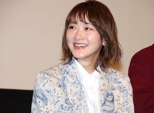 舞台挨拶に登壇した生駒里奈