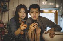 アカデミー賞レースを席巻中の『パラサイト 半地下の家族』の本編冒頭映像が到着