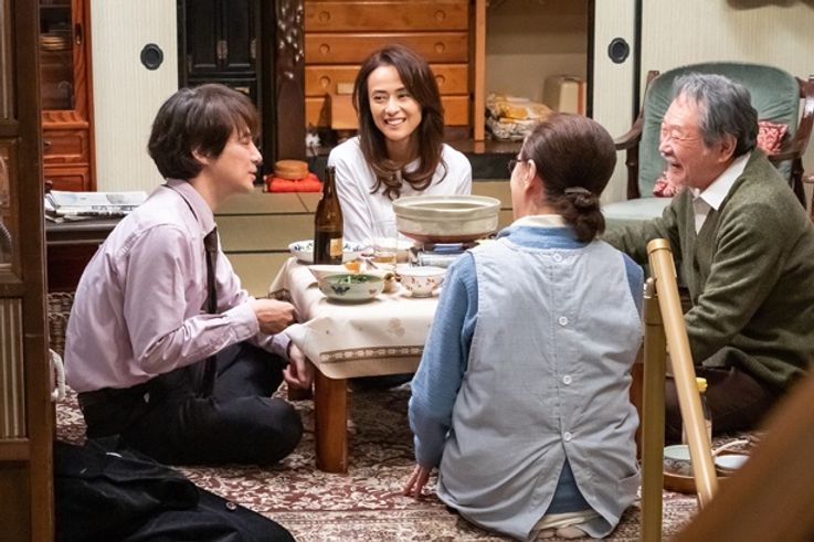 満男の家族たちはもちろん、シリーズおなじみのキャストたちが大集合する(『男はつらいよ　お帰り 寅さん』)