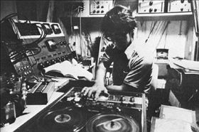 シンセサイザーもない時代に、身近な音で独自の世界を作り上げた大野松雄