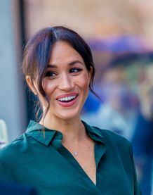 クリスマスカードの写真に疑惑？