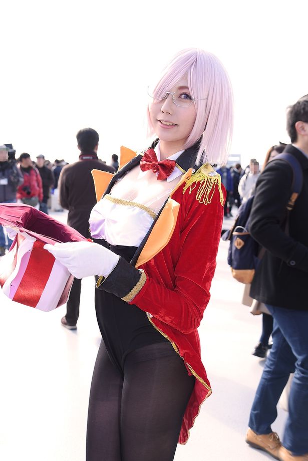 「Fate/Grand Order」のマシュ・キリエライトに扮するNARUさん