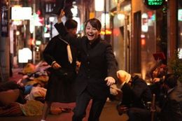 学ラン姿で夜の街を疾走する堀北真希が見られるのは本作だけ!?