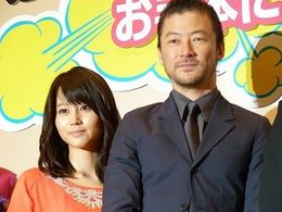 浅野忠信と堀北真希の異色コンビが話題『これでいいのだ!!』