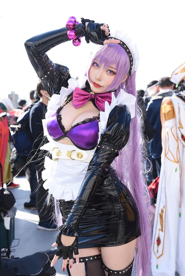 【写真を見る】「Fate/Grand Order」のBBに扮する菌烨takoさんをはじめ、魅力的なコスプレイヤーがずらり！＜写真20点＞