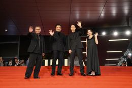 三池崇史監督の真骨頂！『初恋』海外映画祭凱旋の様子を収めた特別映像が到着！
