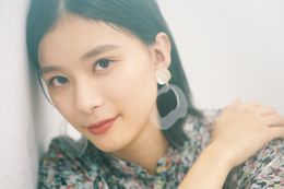 『記憶屋　あなたを忘れない』でヒロインを務めた芳根京子