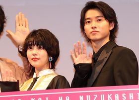 山崎賢人、ステージでステップも披露！