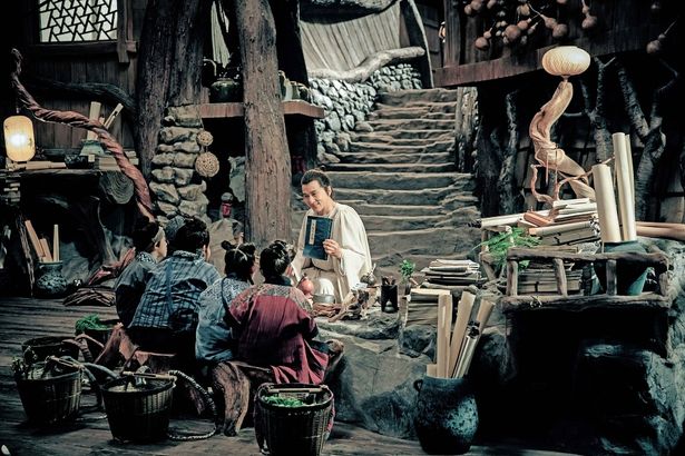 ジャッキーが演じるのは「聊斎志異」の原作者である清代中国の作家・蒲松齢をモデルにした主人公プウ