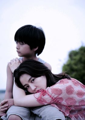 『MOTHER マザー』が初夏に公開されることが決定！