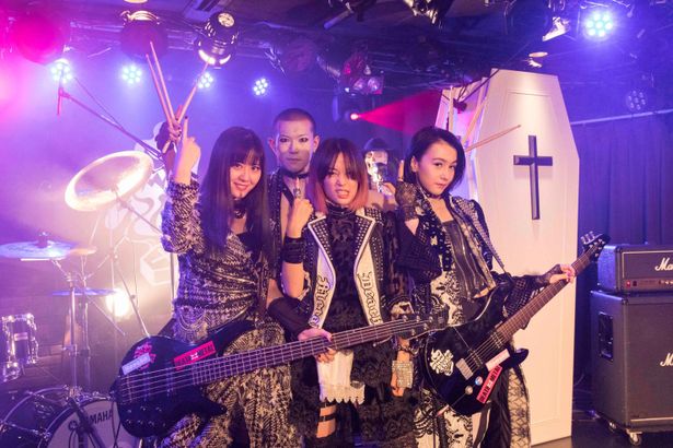 【写真を見る】映画『一度死んでみた』、“魂ズ”が歌う楽曲「一度死んでみた」のMVが初解禁！
