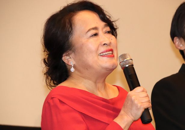 舞台挨拶に登壇した渡辺えり