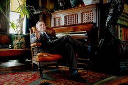 ダニエル・クレイグが大富豪の死の謎に挑む！(『 ナイブズ・アウト/名探偵と刃の館の秘密』)