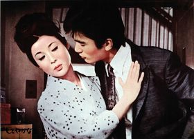 若尾文子が団地住まいの一家に『パラサイト』!?痛快ブラックコメディ『しとやかな獣』