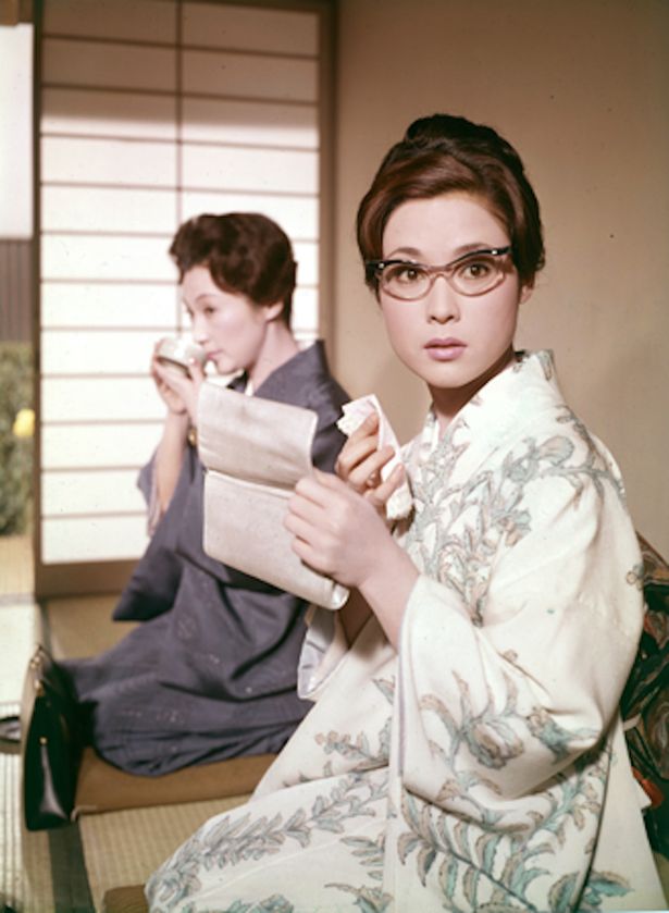 京マチ子、若尾文子、野添ひとみの3人が繰り広げる傑作コメディ『婚期』