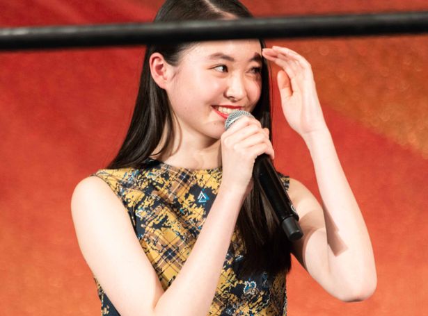 謎の少女役で出演しているSeventeen専属モデルの宮野陽名