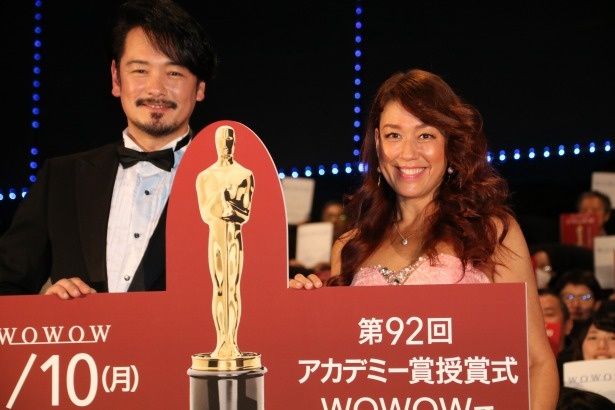 「WOWOW×OSCARS特別試写会」に登壇したLiLiCoと純烈の小田井涼平夫妻