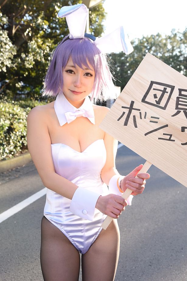 「涼宮ハルヒの憂鬱」の長門有希に扮する りるれさん