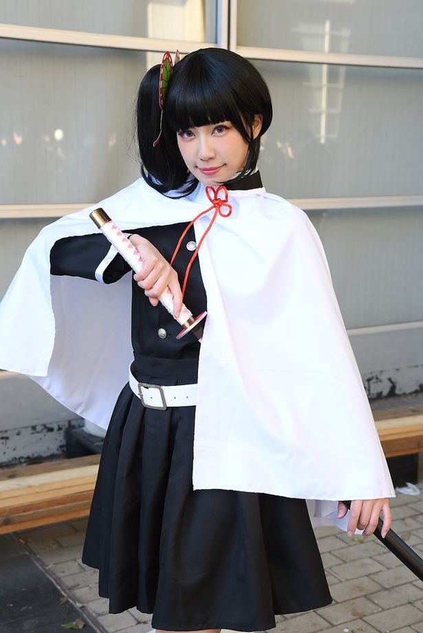 「鬼滅の刃」の栗花落カナヲに扮するRennaさん