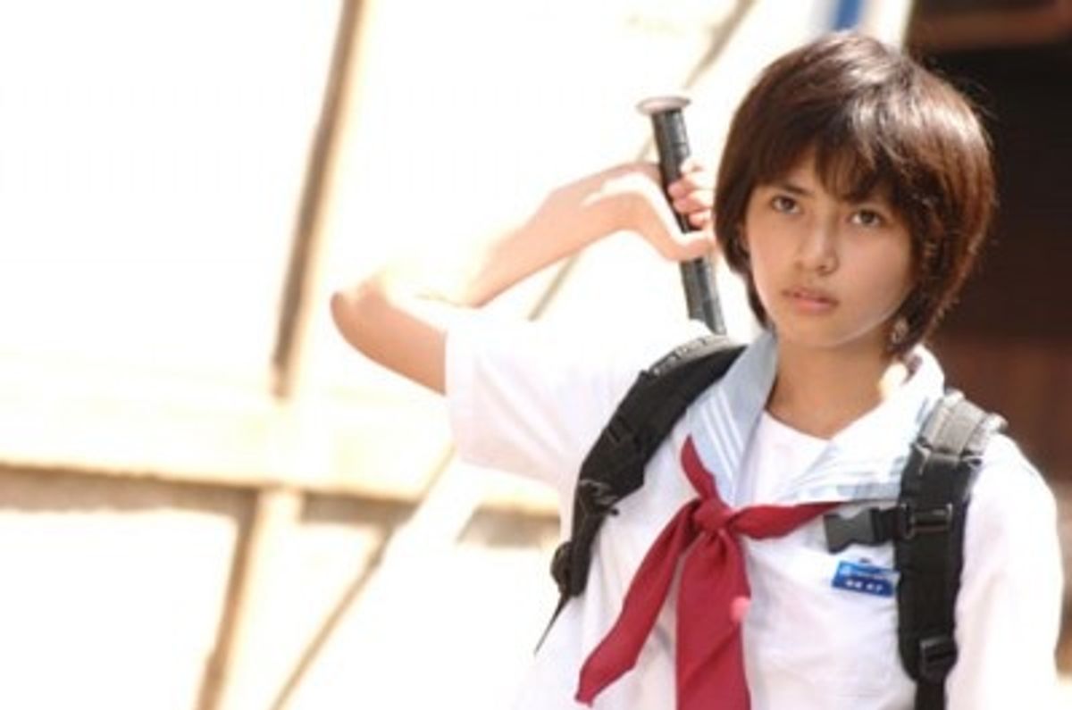 超男前なルックスで暴れ回るセーラー服の女の子に注目！｜最新の映画 