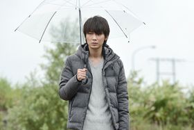 『影裏』より綾野剛が醸し出す色気にフォーカス