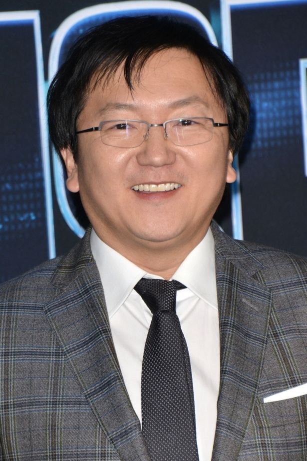 「やったー！」でお馴染みのマシ・オカも本作で声優を務める