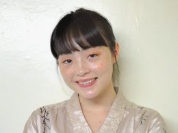 「装苑」での鮮烈なデビュー後、女優としても注目を集めるモトーラ世理奈