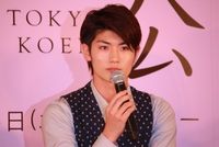 三浦春馬、 榮倉奈々や小西真奈美、井川遥を見つめる役で