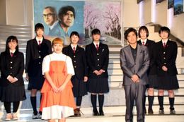 『Fukushima 50』のイベントに登壇した佐藤浩市と丸山桂里奈